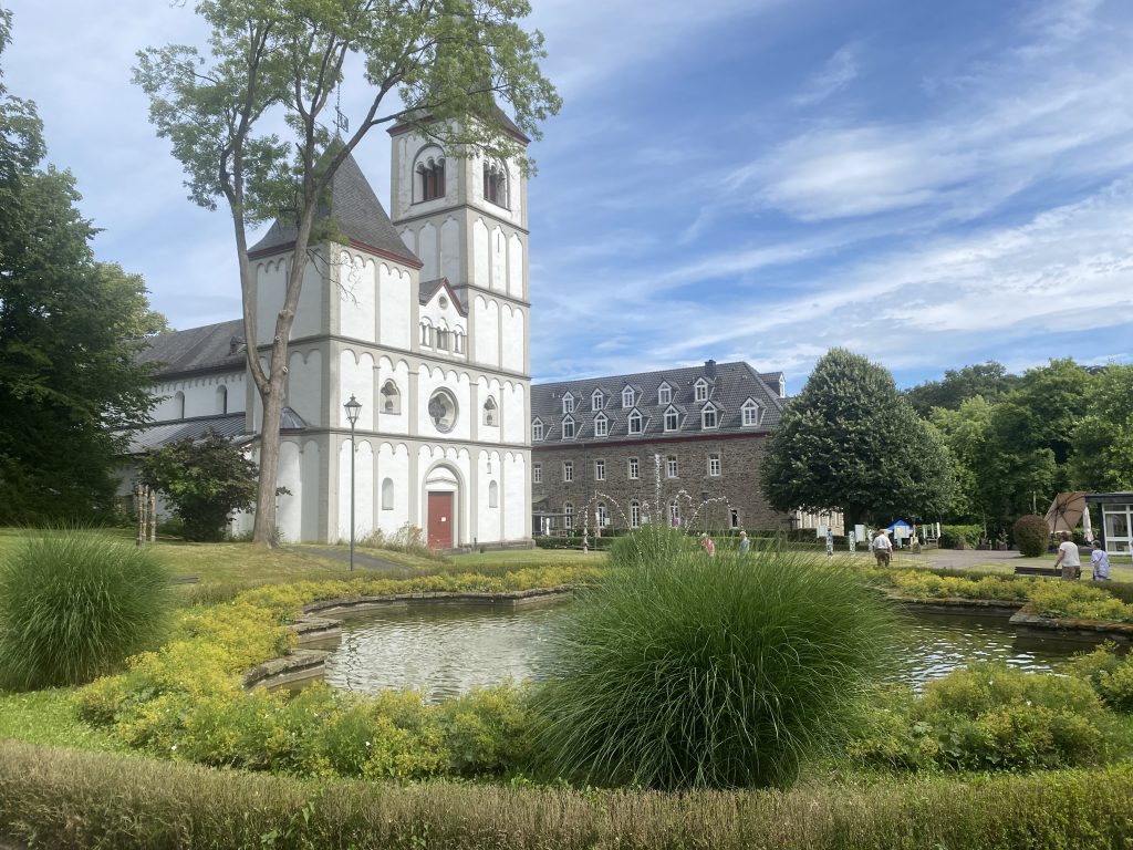 Kunst im Schlosspark in Merten
