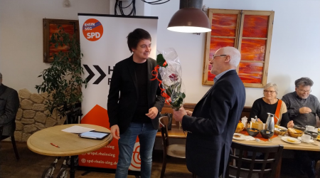 "Ehrung für 50 Jahre Engagement: SPD dankt langjährigem Mitglied Malcom Garner"