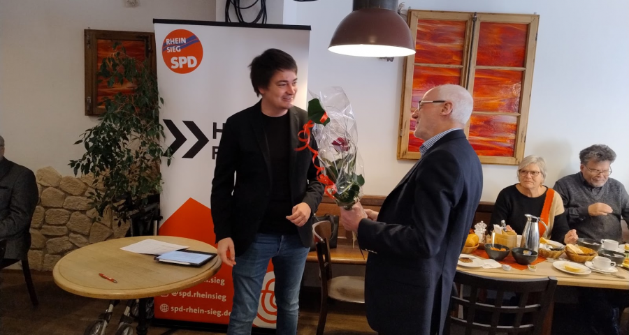 "Ehrung für 50 Jahre Engagement: SPD dankt langjährigem Mitglied Malcom Garner"